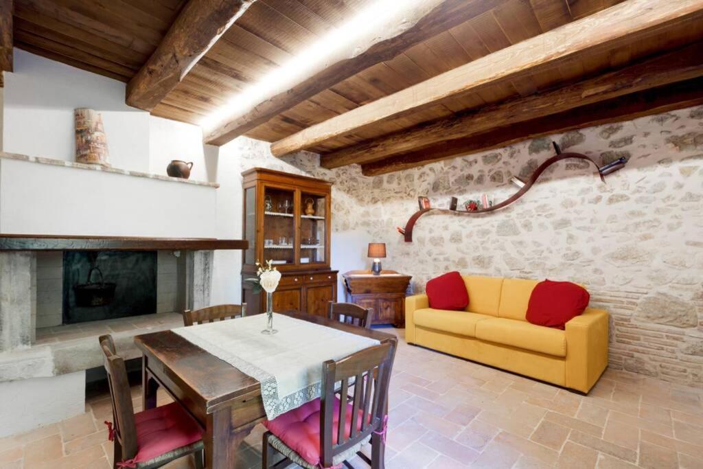 Authentic Villa Surrounded By Nature Terni Exterior photo